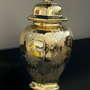 Vintage Japanese ginger jar